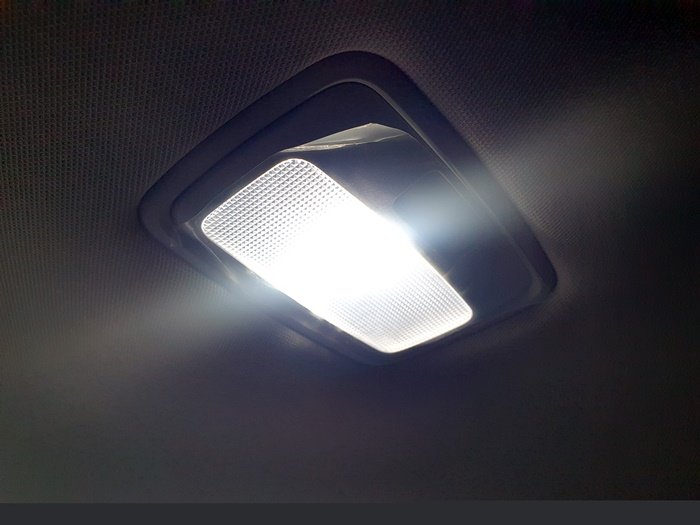 더뉴쏘렌토 실내등 LED 백색 셀프교체 방법 풋등 화장등_6