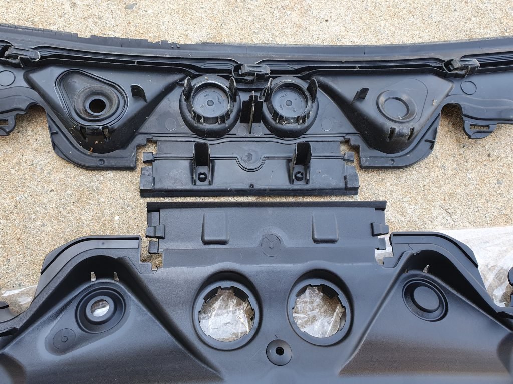 BMW F30 320D 윈드쉴드 커버 교체방법_10