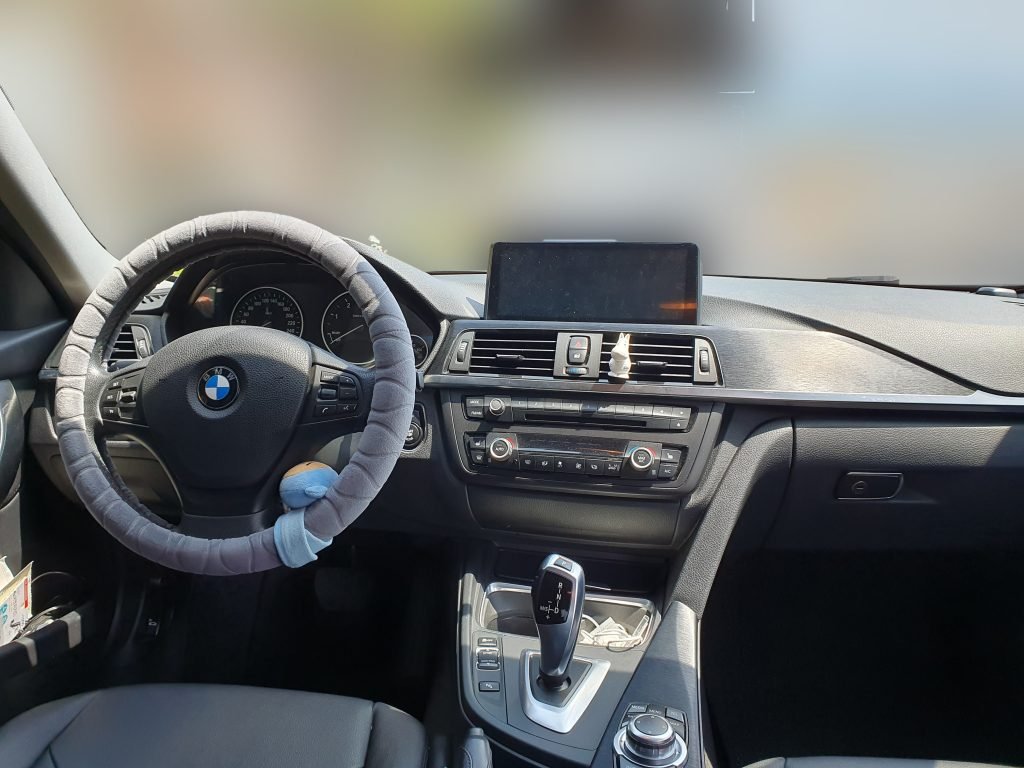 BMW F30 320D 안드로이드 올인원 설치방법_13